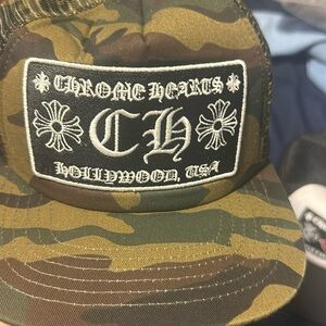 CAMO CHROME HEART HAT